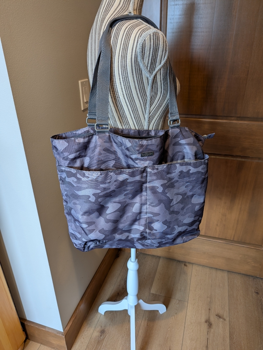 Baggallini Gray Camouflage Tote Bag